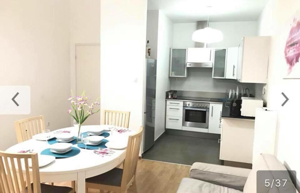 Astoria Metro Apartment Budapest Esterno foto